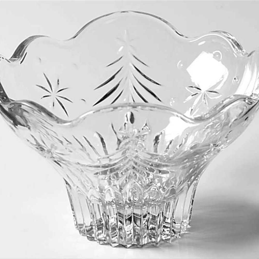 Celebrations by Mikasa  Glass Candy Footed Bowl Christmas Night - Picture 3 of 13